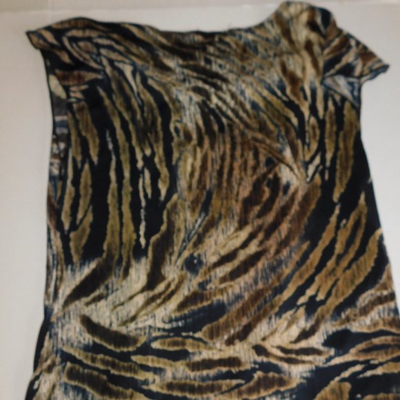 Large Tiger Animal Print Sleeveless Shirt - Picture 4 of 5